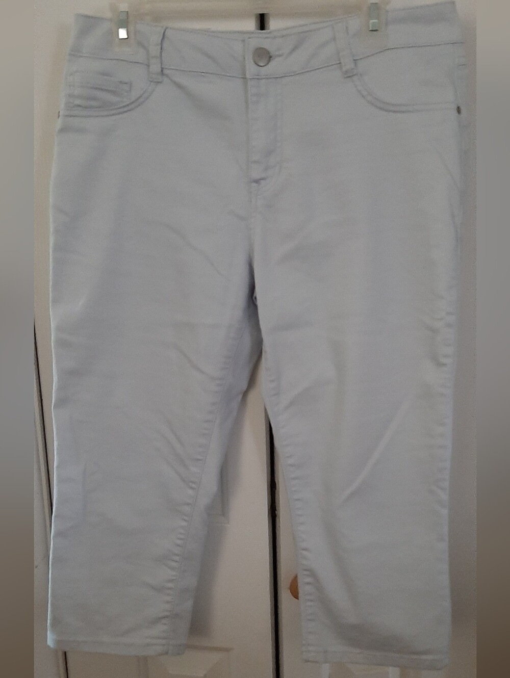 d.jeans Stretch Capris Size 12 Very Light Gray